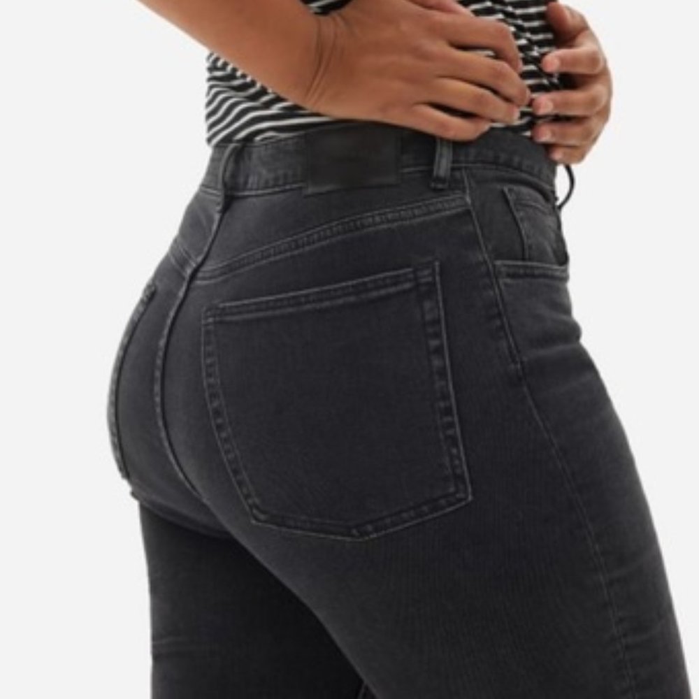 Everlane 29 regular ~ Curvy Cheeky Straight Jean